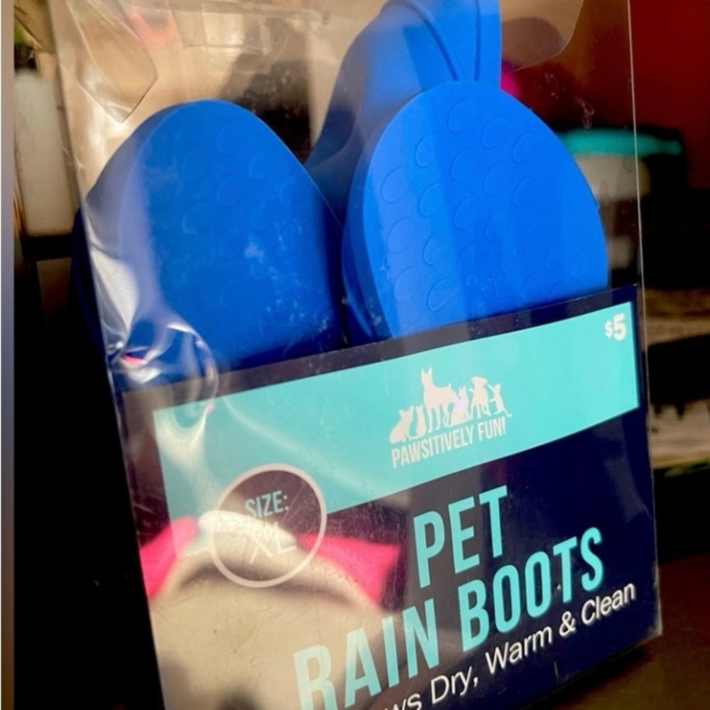 Rain boots for your fur baby!! Brand new never used!